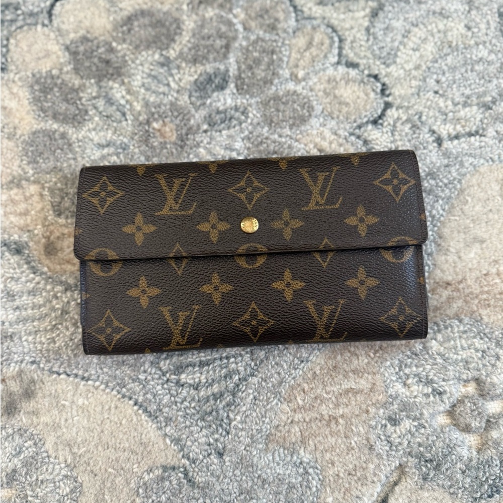 Louis Vuitton Monogram Wallet - Picture 1 of 7
